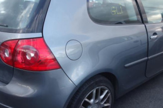 Pretensionneur de ceinture avant gauche VOLKSWAGEN GOLF 5
