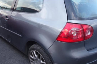 Pretensionneur de ceinture avant gauche VOLKSWAGEN GOLF 5