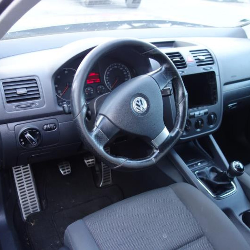 Pretensionneur de ceinture avant gauche VOLKSWAGEN GOLF 5 Photo n°9