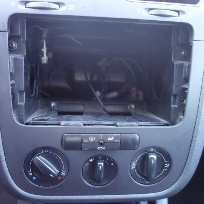 Pretensionneur de ceinture avant gauche VOLKSWAGEN GOLF 5 Photo n°10
