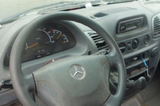 Pompe lave glace avant MERCEDES SPRINTER 1