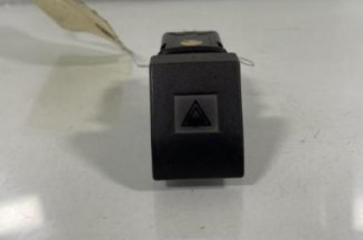 Bouton de warning RENAULT R25 Photo n°1