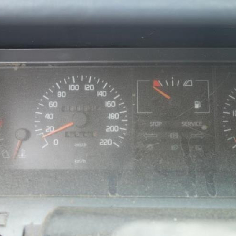 Bouton de warning RENAULT R25 Photo n°9