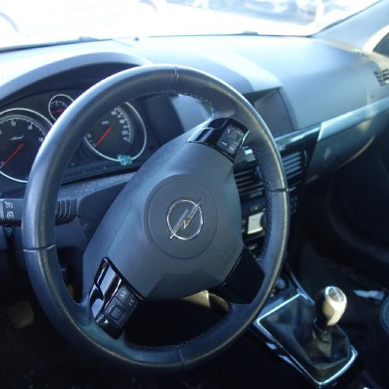 Ceinture arriere gauche OPEL ASTRA H Photo n°9