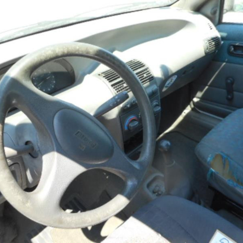 Pretensionneur de ceinture avant droit FIAT PUNTO 1 Photo n°8