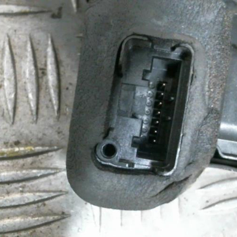 Serrure avant gauche VOLKSWAGEN POLO 5 Photo n°3