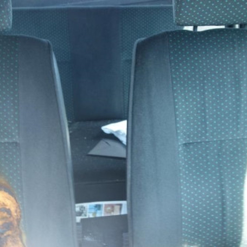 Attache ceinture arriere droit CITROEN AX Photo n°9