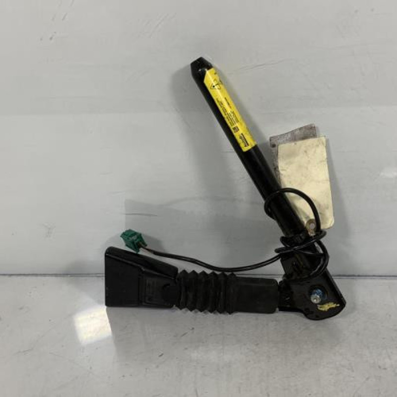 Pretensionneur de ceinture avant droit OPEL CORSA C Photo n°1