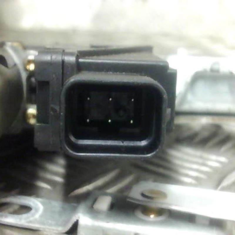 Leve vitre electrique avant droit OPEL CORSA C Photo n°1