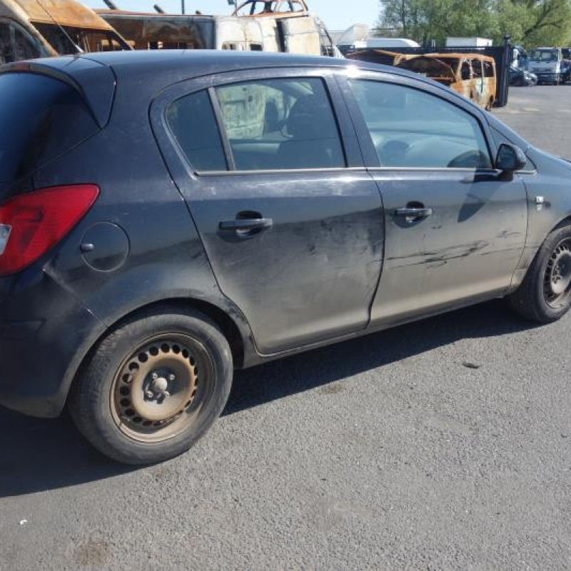 Pretensionneur de ceinture avant droit OPEL CORSA D Photo n°4