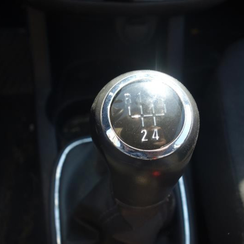 Pretensionneur de ceinture avant droit OPEL CORSA D Photo n°11