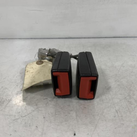 Attache ceinture arriere gauche VOLKSWAGEN PASSAT 5 Photo n°1