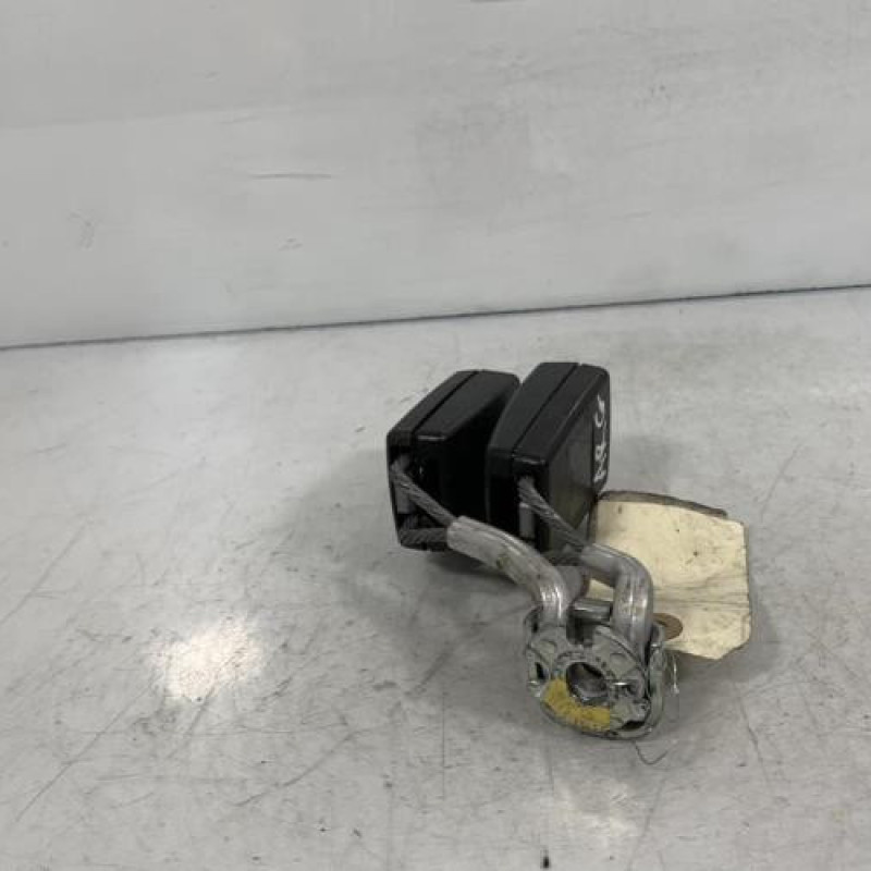 Attache ceinture arriere gauche VOLKSWAGEN PASSAT 5 Photo n°3