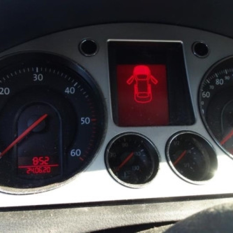 Attache ceinture arriere gauche VOLKSWAGEN PASSAT 5 Photo n°15