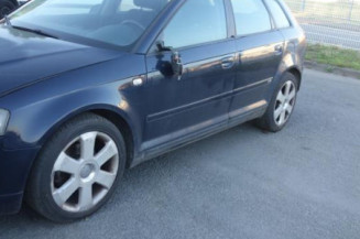 Attache ceinture avant droit AUDI A3 2
