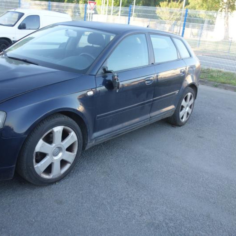 Attache ceinture avant droit AUDI A3 2 Photo n°7
