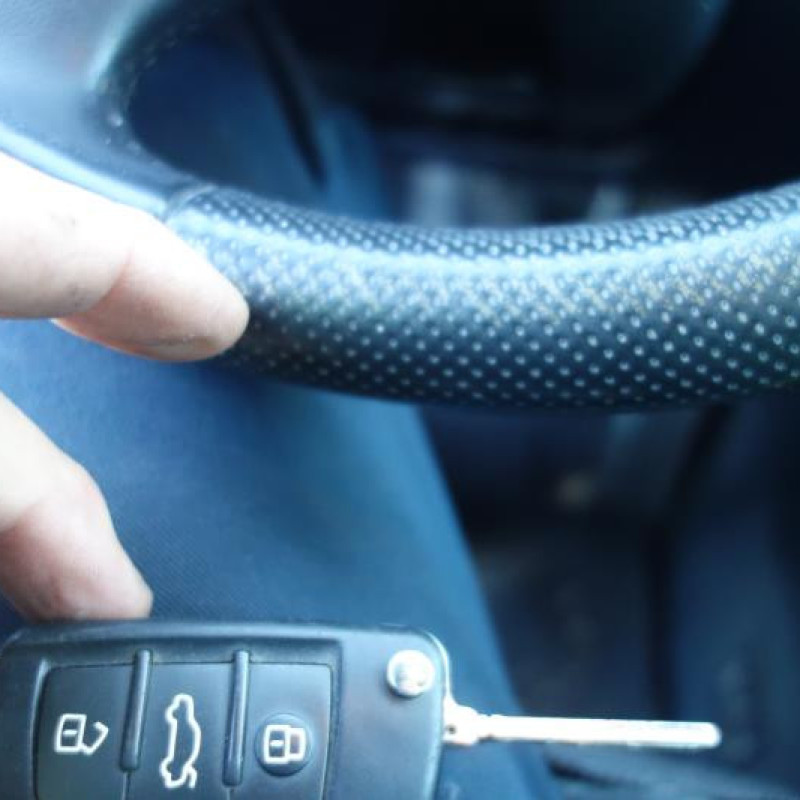 Attache ceinture avant droit AUDI A3 2 Photo n°14