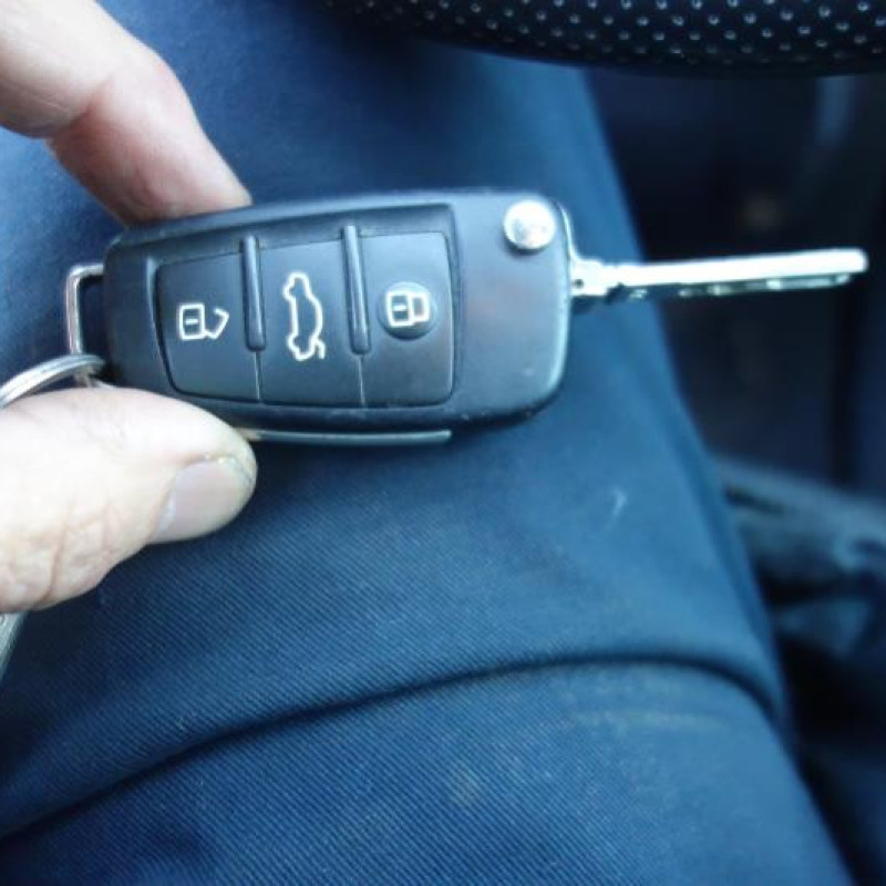 Attache ceinture avant droit AUDI A3 2 Photo n°15