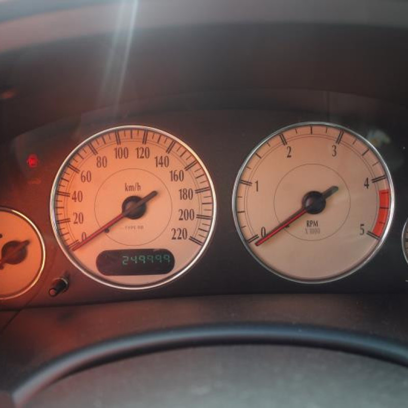 Pretensionneur de ceinture avant droit CHRYSLER VOYAGER 4 Photo n°13