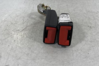 Attache ceinture arriere gauche VOLKSWAGEN GOLF 5 Photo n°1