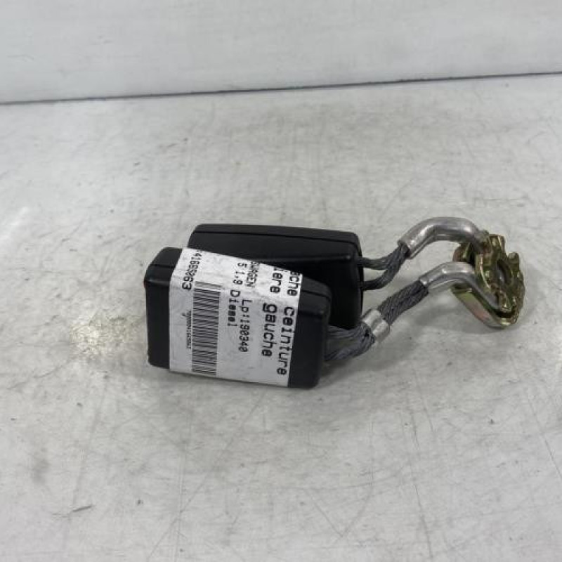Attache ceinture arriere gauche VOLKSWAGEN GOLF 5 Photo n°2