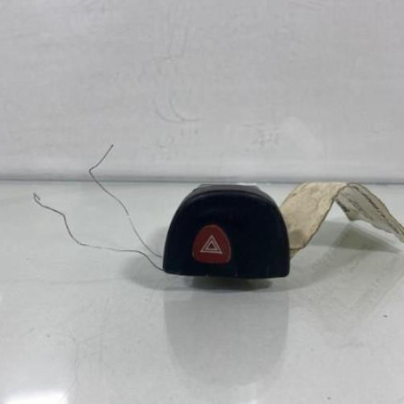 Bouton de warning RENAULT MEGANE 1 Photo n°1