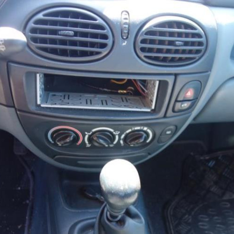 Bouton de warning RENAULT MEGANE 1 Photo n°11