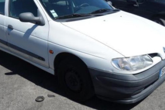 Leve vitre mecanique avant gauche RENAULT MEGANE 1