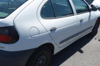 Leve vitre mecanique avant gauche RENAULT MEGANE 1