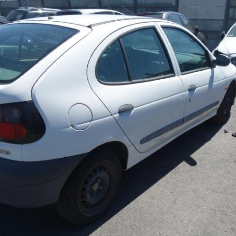 Leve vitre mecanique avant gauche RENAULT MEGANE 1 Photo n°4
