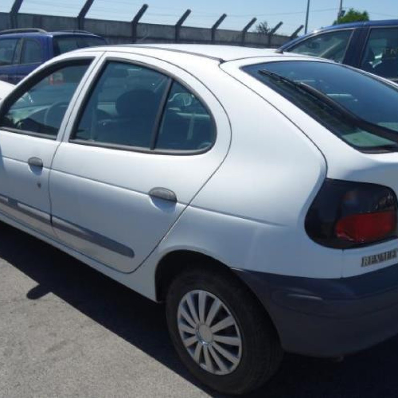 Leve vitre mecanique avant gauche RENAULT MEGANE 1 Photo n°5