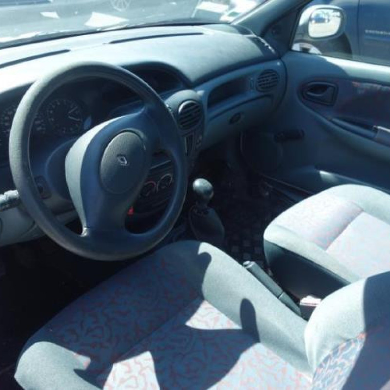 Leve vitre mecanique avant gauche RENAULT MEGANE 1 Photo n°6