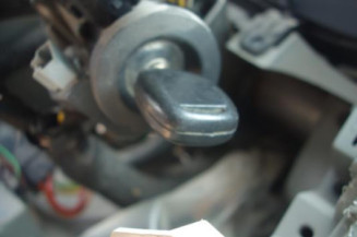 Leve vitre mecanique avant droit RENAULT TRAFIC 2