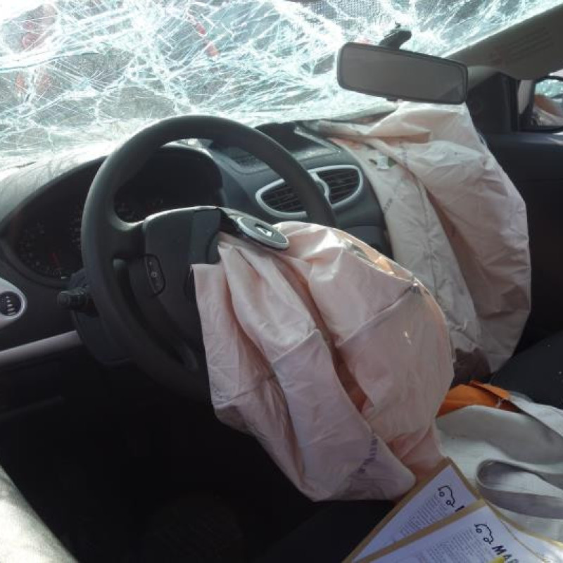Leve vitre electrique avant gauche RENAULT CLIO 3 Photo n°7
