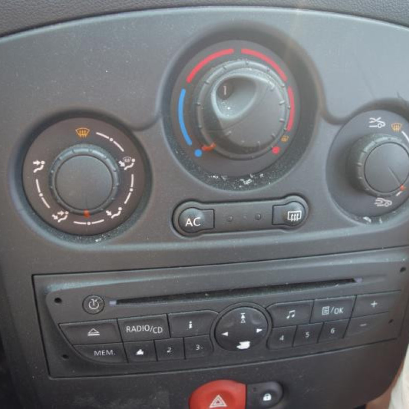 Leve vitre electrique avant gauche RENAULT CLIO 3 Photo n°9
