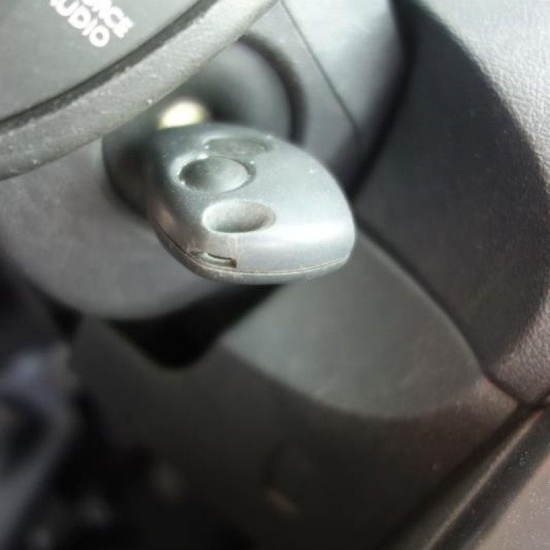 Leve vitre electrique avant gauche RENAULT CLIO 3 Photo n°11