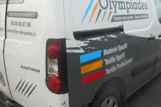 Moteur essuie glace avant PEUGEOT PARTNER 2