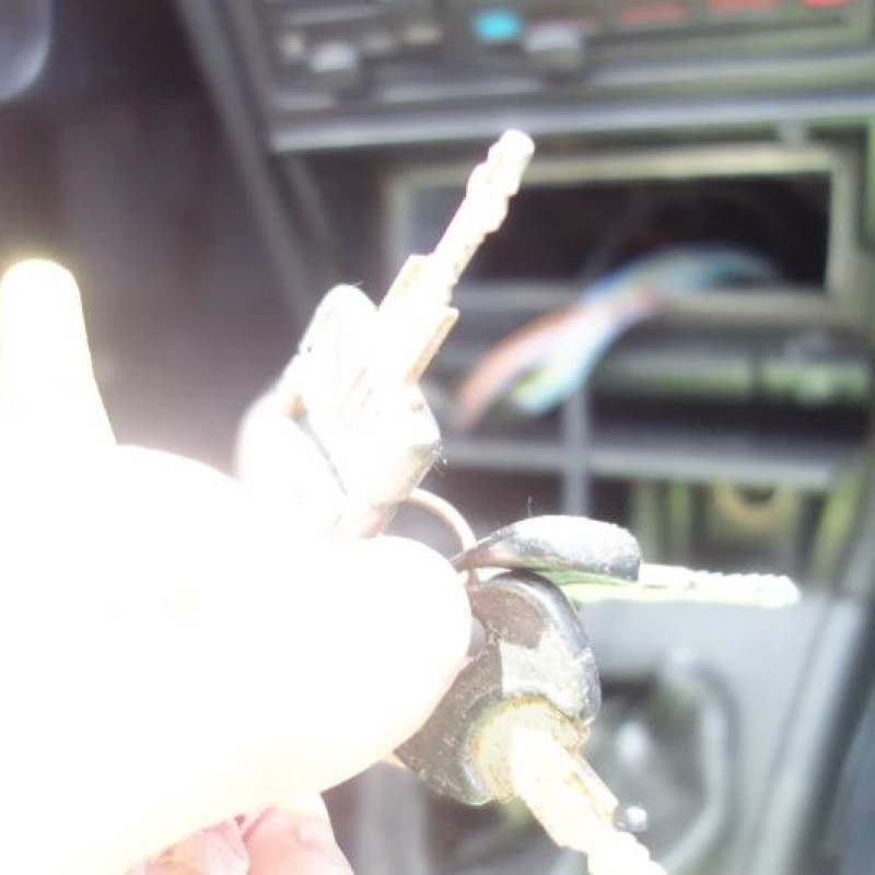 Ceinture arriere gauche PEUGEOT 405 Photo n°13