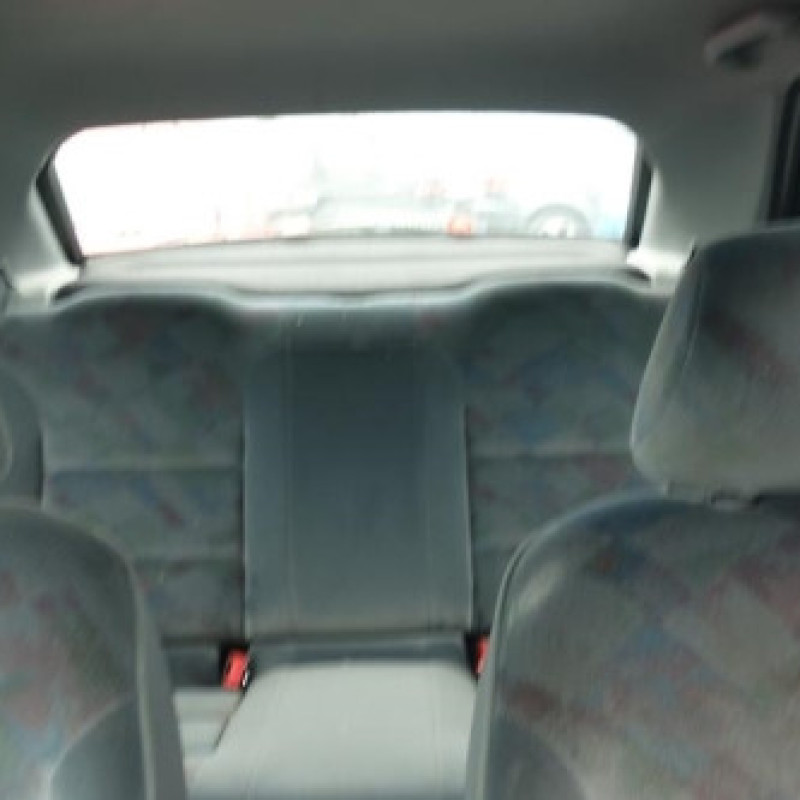 Attache ceinture arriere gauche CITROEN XANTIA Photo n°9