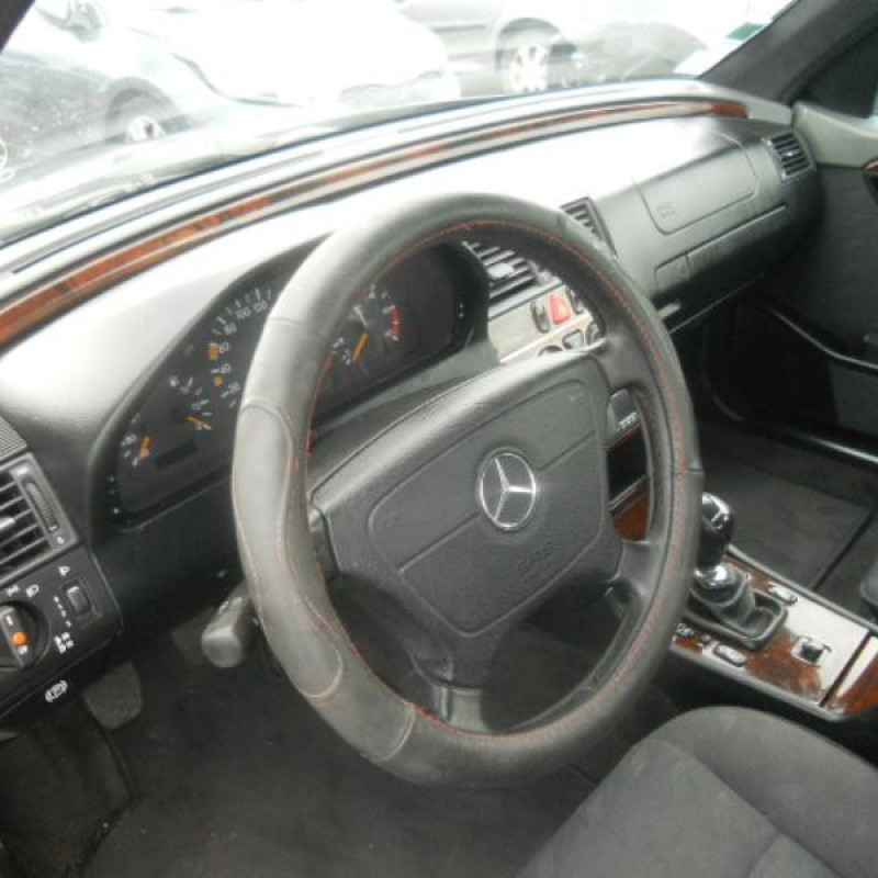 Trappe d'essence MERCEDES CLASSE C Photo n°8