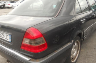 Attache ceinture arriere droit MERCEDES CLASSE C