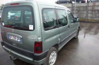 Attache ceinture arriere gauche PEUGEOT PARTNER 1