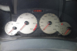 Attache ceinture arriere gauche PEUGEOT PARTNER 1