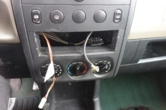 Attache ceinture arriere gauche PEUGEOT PARTNER 1