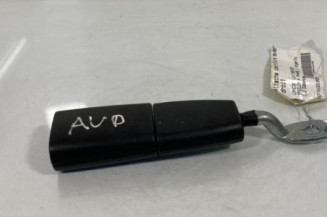 Attache ceinture avant droit LANCIA YPSILON 4