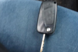 Attache ceinture avant droit LANCIA YPSILON 4