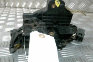 Serrure avant droit MERCEDES CLASSE C 202