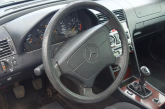 Serrure avant droit MERCEDES CLASSE C 202