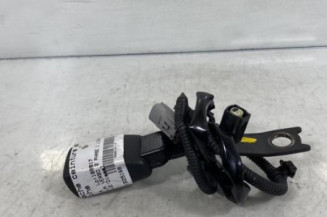 Attache ceinture avant gauche TOYOTA COROLLA VERSO 2