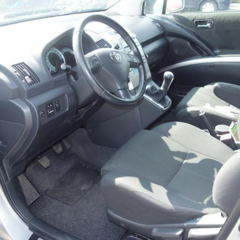Ceinture arriere gauche TOYOTA COROLLA VERSO 2 Photo n°8